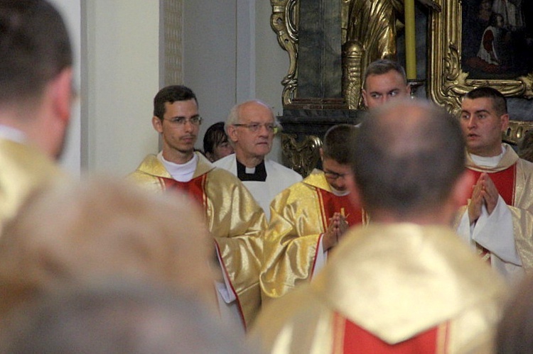 Sanktuarium Matki Bożej Jutrzenki Nadziei pełne wiernych