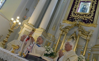 Do Mszy św. został użyty kielich - dar marszałka Senatu RP