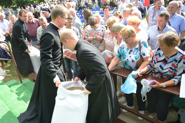 Odpust i dożynki diecezjalne w Gietrzwałdzie