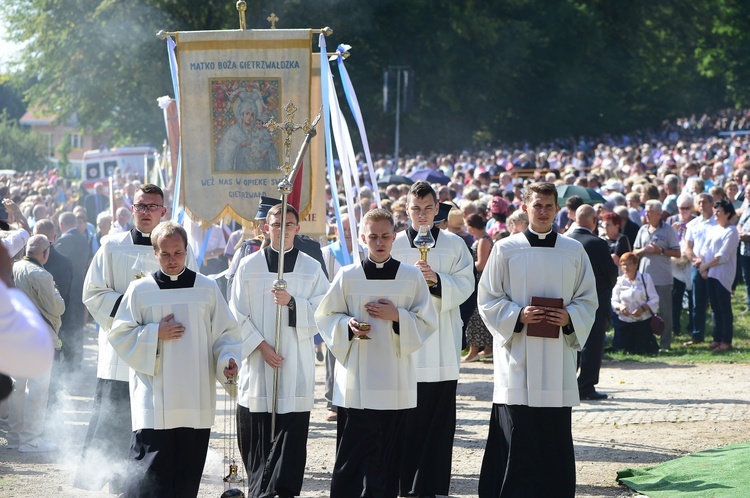 Odpust i dożynki diecezjalne w Gietrzwałdzie