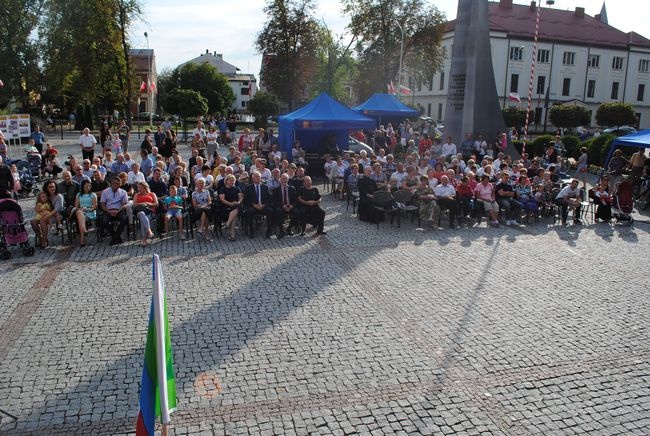 Niżańska droga do niepodległości