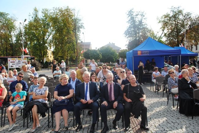 Niżańska droga do niepodległości