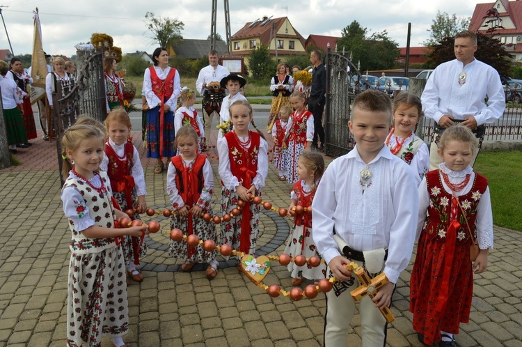 Dożynki parafialne w Miętustwie