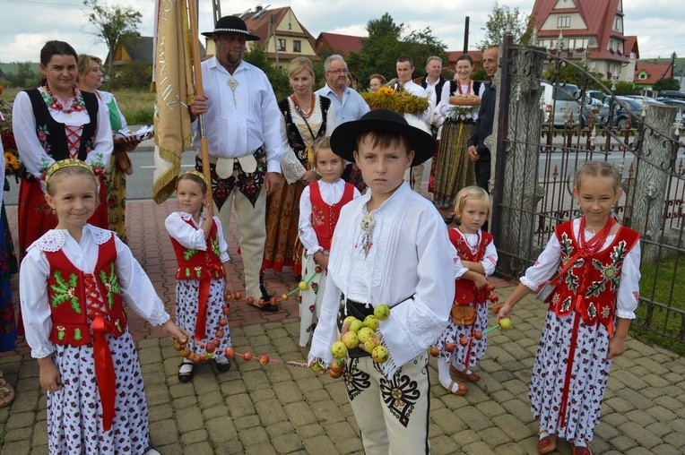 Dożynki parafialne w Miętustwie