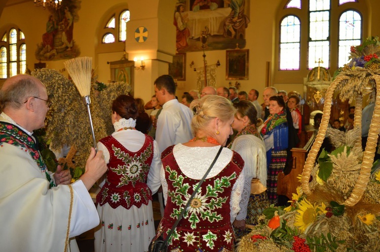 Dożynki parafialne w Miętustwie