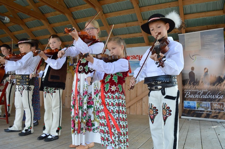 Dożynki parafialne w Miętustwie