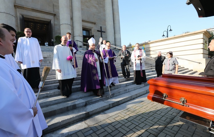 Pogrzeb abp. Szczepana Wesołego – cz. 1