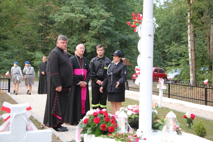 Uroczystość patriotyczna w Starych Budach