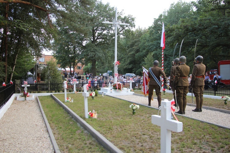 Uroczystość patriotyczna w Starych Budach