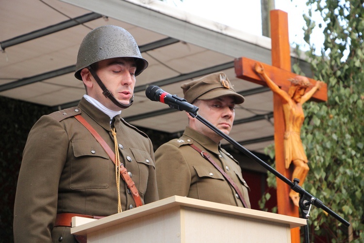 Uroczystość patriotyczna w Starych Budach