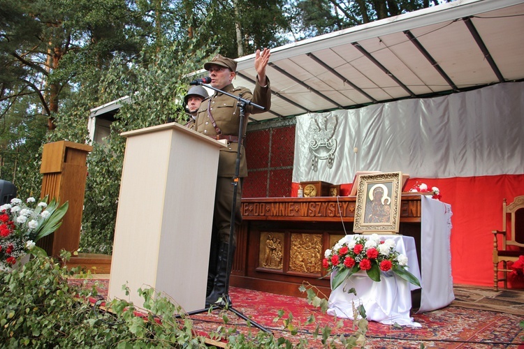 Uroczystość patriotyczna w Starych Budach