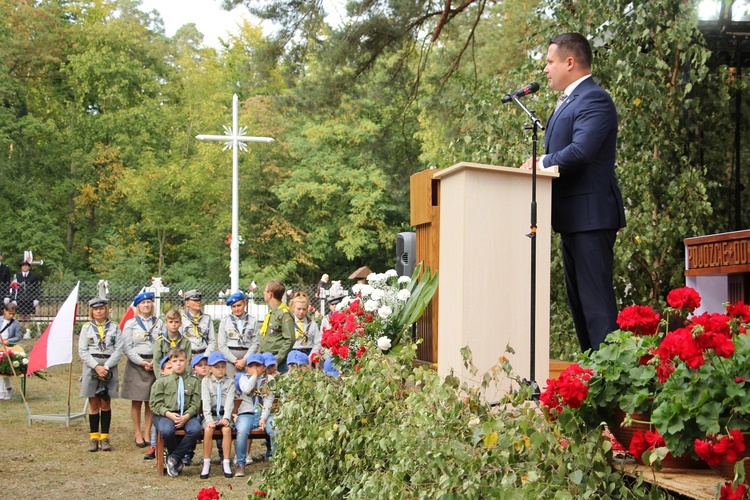 Uroczystość patriotyczna w Starych Budach