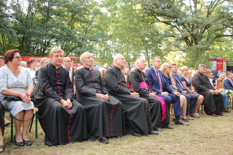 Uroczystość patriotyczna w Starych Budach