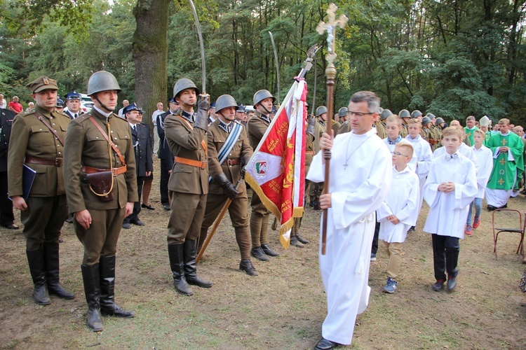 Uroczystość patriotyczna w Starych Budach