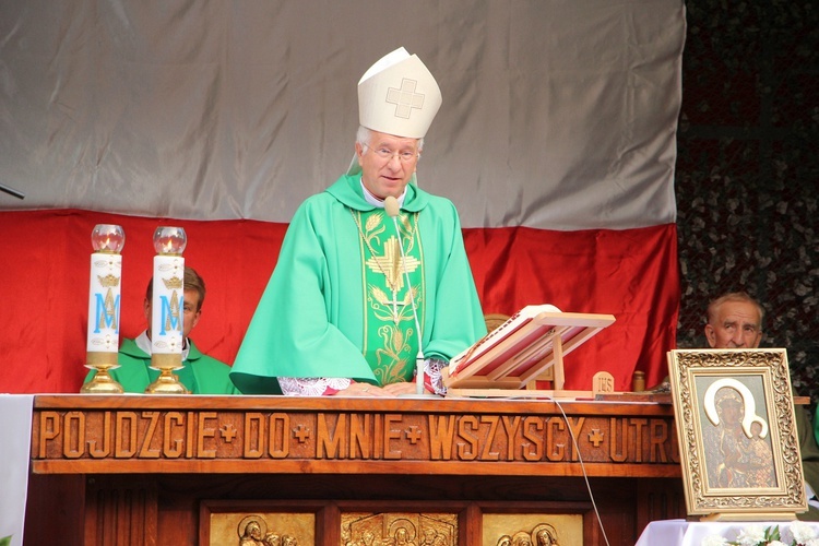 Uroczystość patriotyczna w Starych Budach