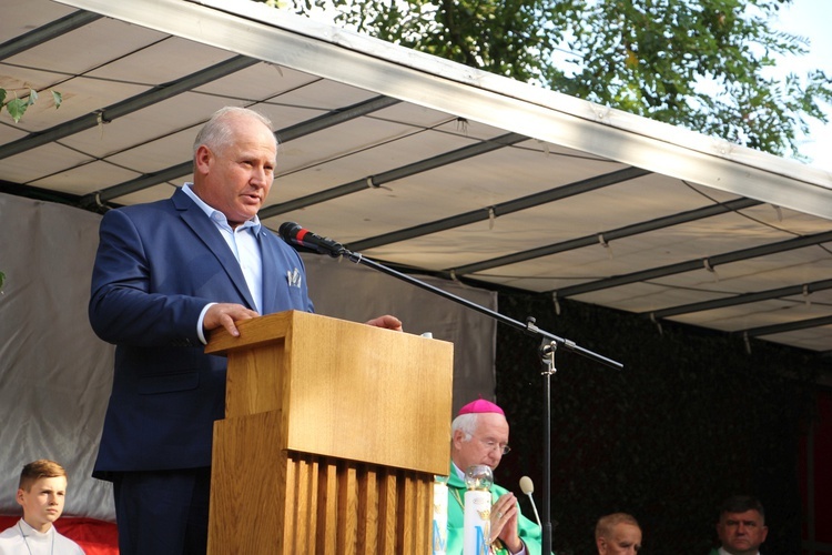 Uroczystość patriotyczna w Starych Budach