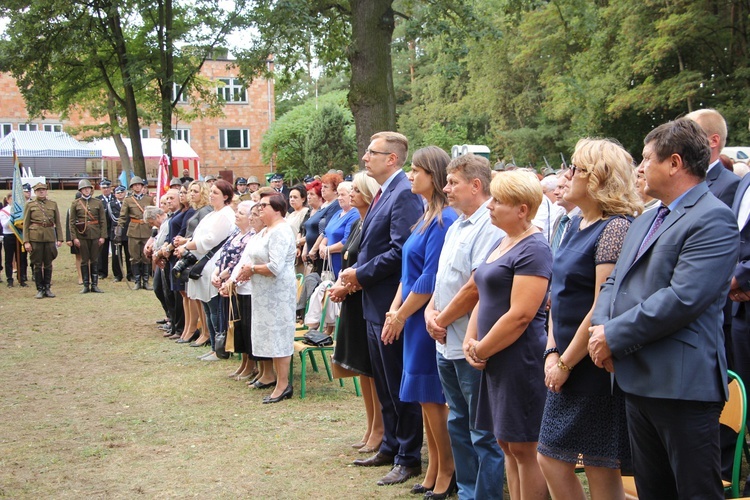 Uroczystość patriotyczna w Starych Budach