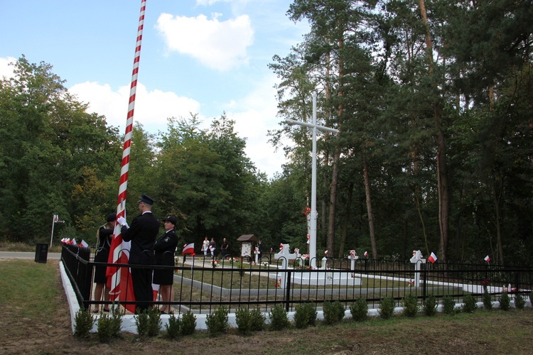 Uroczystość patriotyczna w Starych Budach