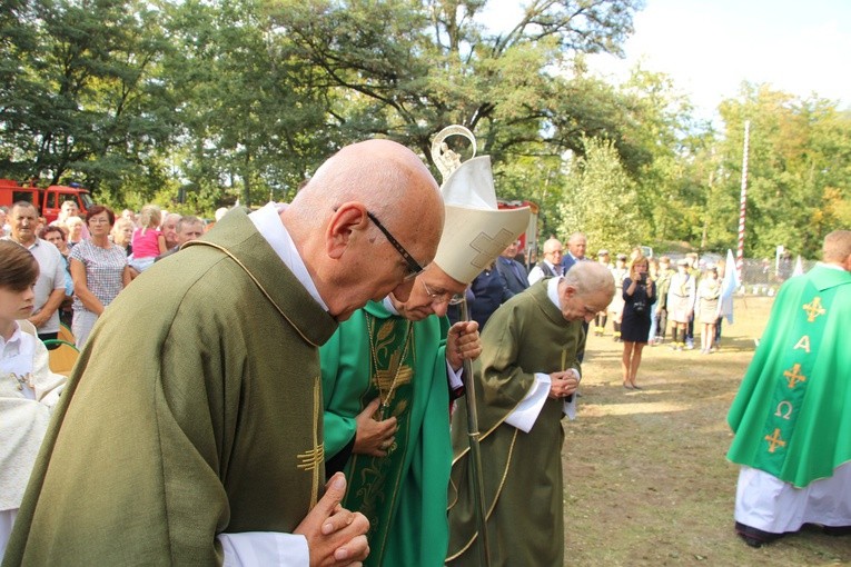 Uroczystość patriotyczna w Starych Budach
