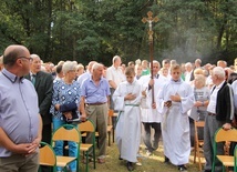 Uroczystość patriotyczna w Starych Budach