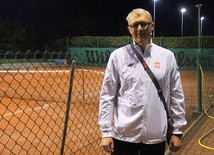 Ks. Jacek Gasidło - wikary w Szczyrku, jest jednym z uczestników mistrzostw księży w tenisie ziemnym