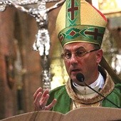 Arcybiskup Wojciech Polak jako kluczowe w kwestii spadającej liczby kandydatów do kapłaństwa wymienia duszpasterskie spotkania z młodzieżą, które będą inspirowały do stawiania sobie pytań o sens i cel życia.