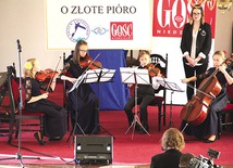 Uroczystej gali zawsze towarzyszy występ artystyczny. Na zdjęciu występ uczniów Ogólnokształcącej Szkoły Muzycznej im. Karola Szymanowskiego we Wrocławiu.