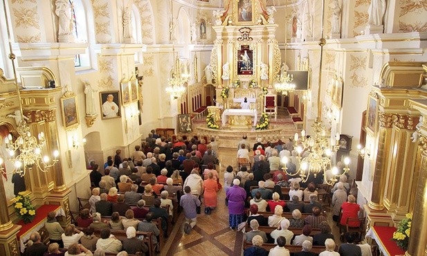 Modlitewne czuwanie w bazylice w Hałcnowie.