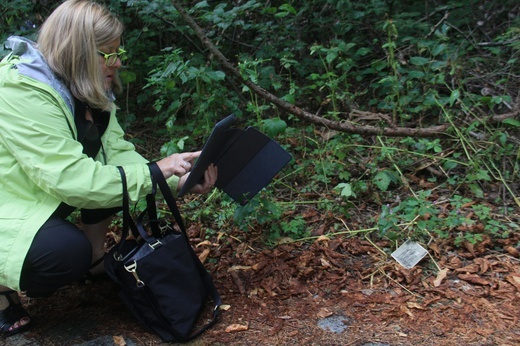 Potomkowie byłych jeńców brytyjskich w dawnym obozie Lamsdorf