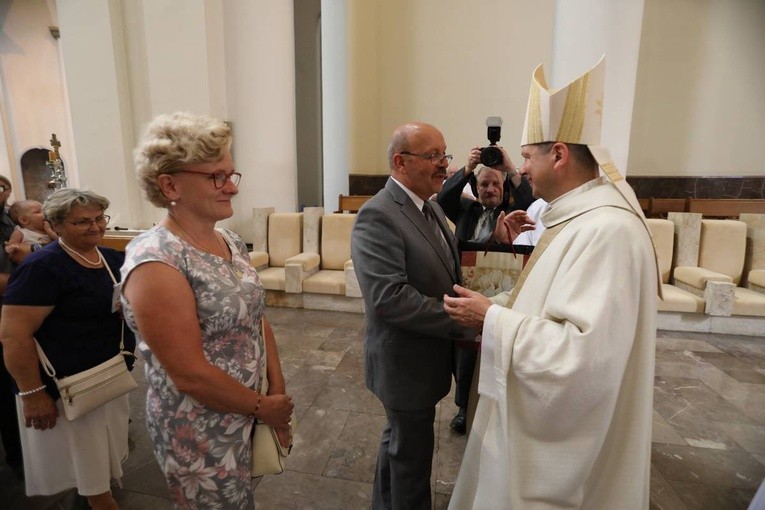 Świecenia biskupie w katedrze cz.2 - życzenia