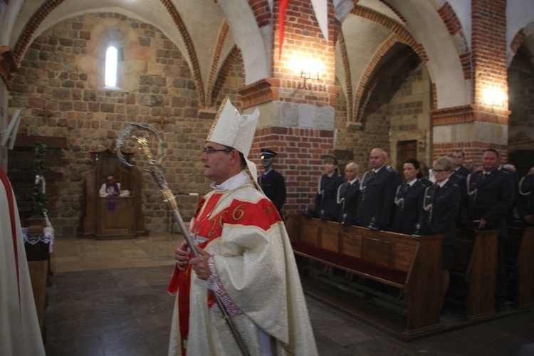 Msza św. za ojczyznę w tumskiej archikolegiacie