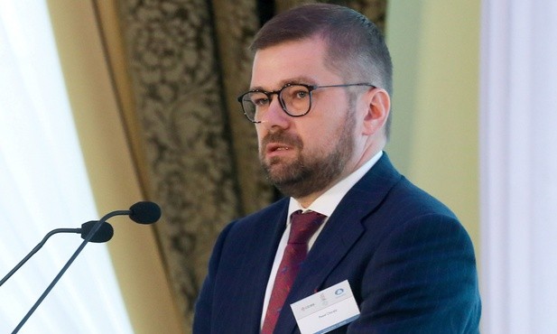 Premier zdymisjonował wiceministra. W tle kwestia imigrantów
