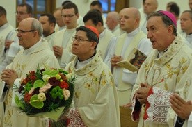 Kard. Tagle i bp Andrzej Jeż