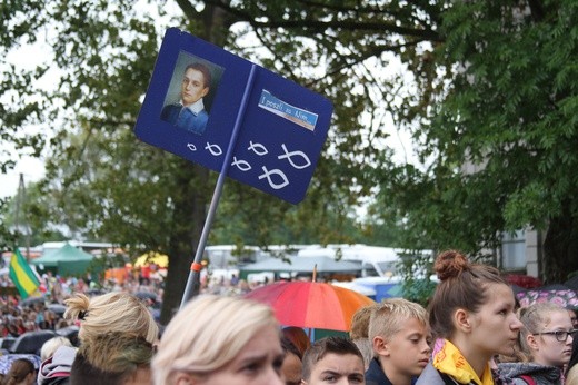 Pielgrzymka dzieci do Rostkowa