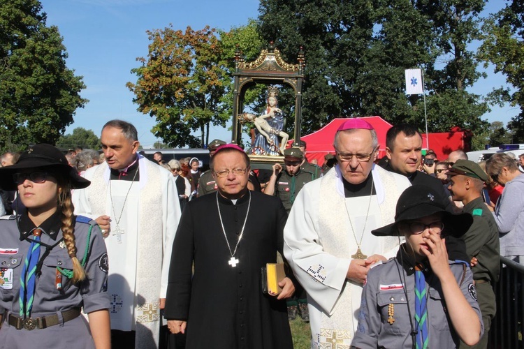 Diecezjalna Pielgrzymka do Skrzatusza cz. 1