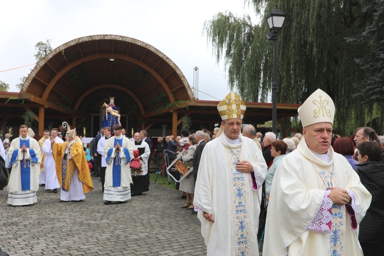 25. rocznica koronacji Piety Hałcnowskiej 