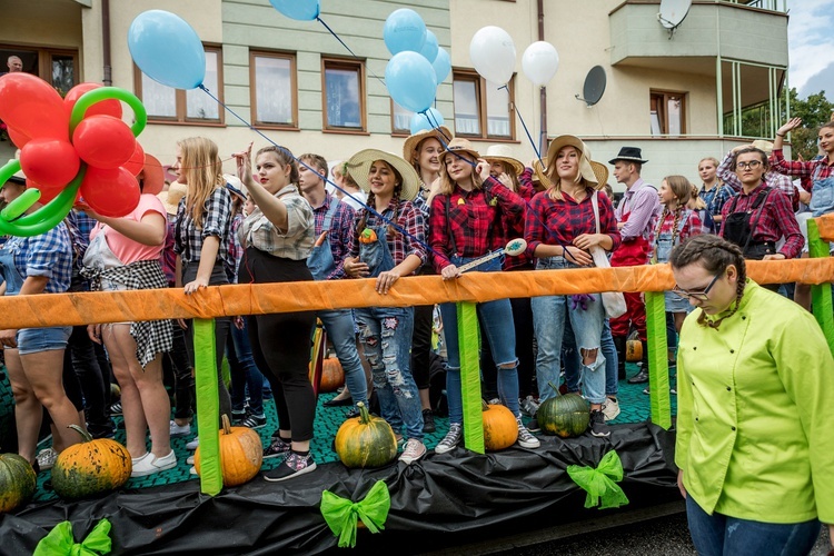 Skierniewickie Święto Kwiatów, Owoców i Warzyw - parada, cz. 2