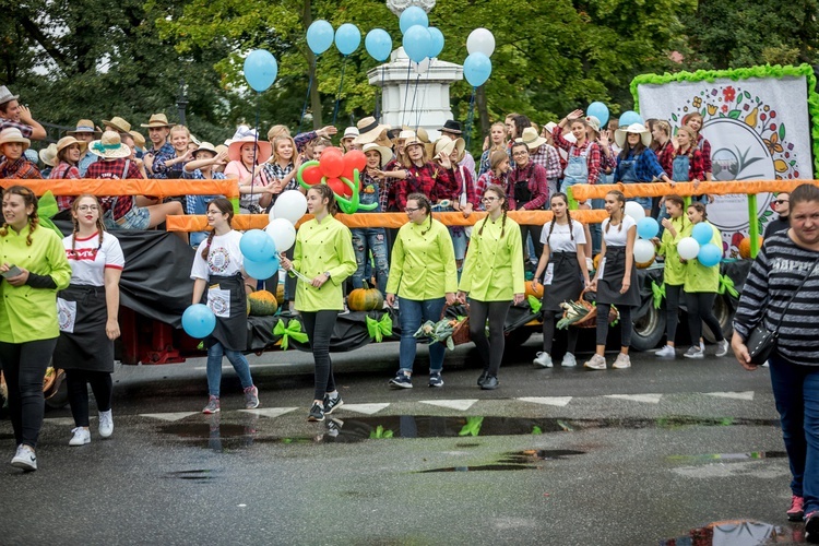 Skierniewickie Święto Kwiatów, Owoców i Warzyw - parada, cz. 2