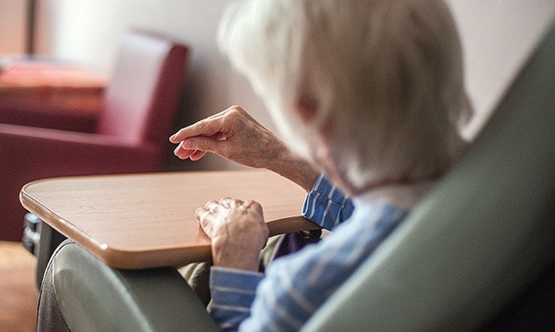 Neurodegeneracja pociąga za sobą kolejne schorzenia starcze.