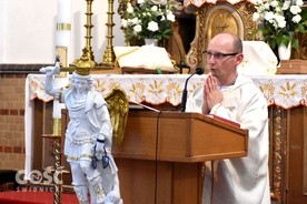 o. Robert Ryndak w czasie homilii w kościele pw. Krzyża Świętego