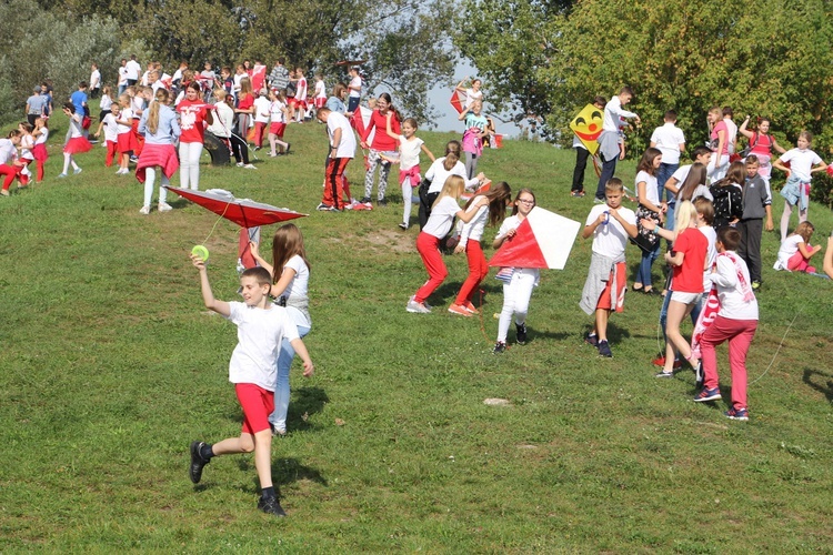 Korowód niepodległościowy w Łowiczu