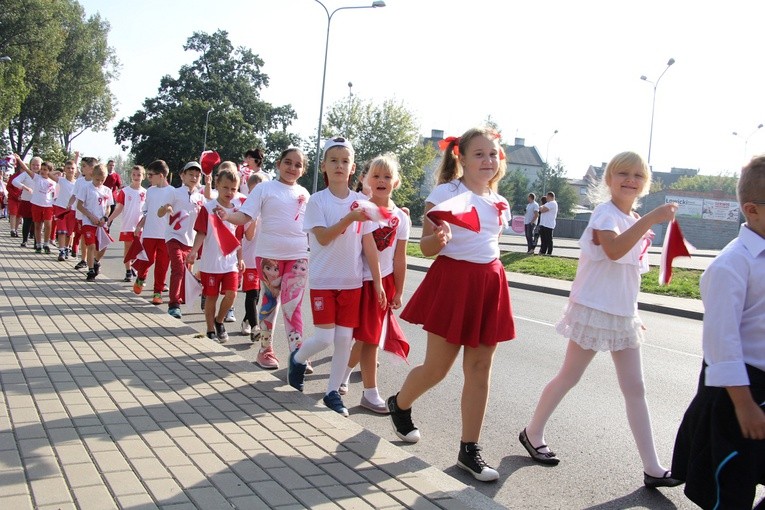 Korowód niepodległościowy w Łowiczu