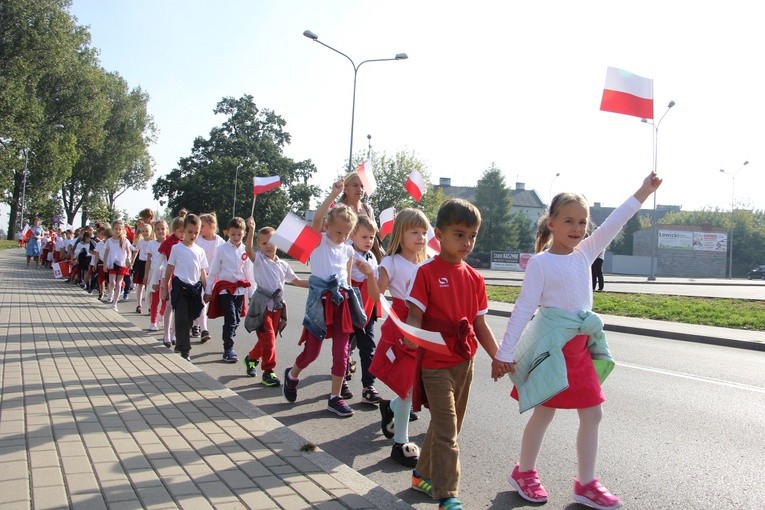 Korowód niepodległościowy w Łowiczu