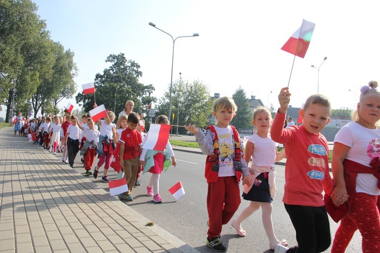 Korowód niepodległościowy w Łowiczu