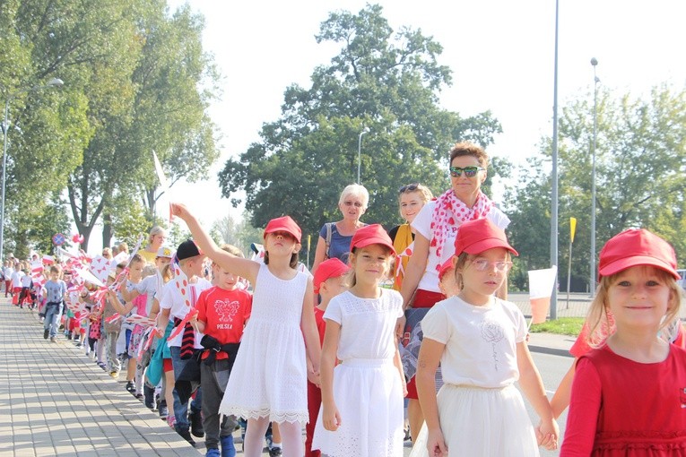 Korowód niepodległościowy w Łowiczu