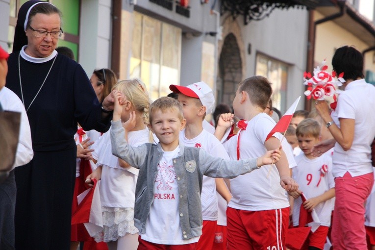 Korowód niepodległościowy w Łowiczu