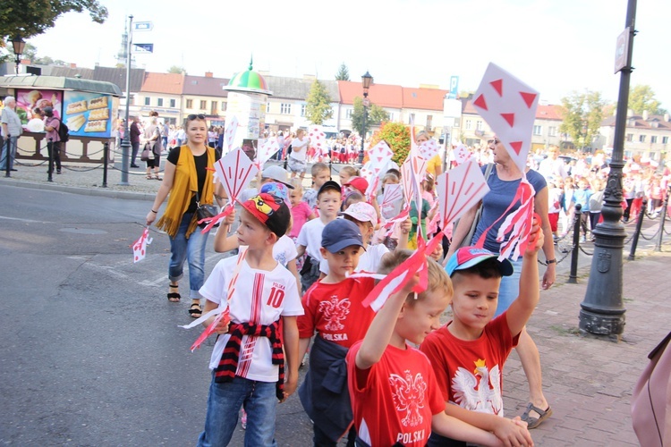 Korowód niepodległościowy w Łowiczu