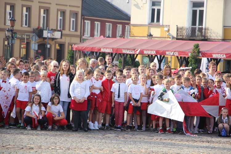 Korowód niepodległościowy w Łowiczu