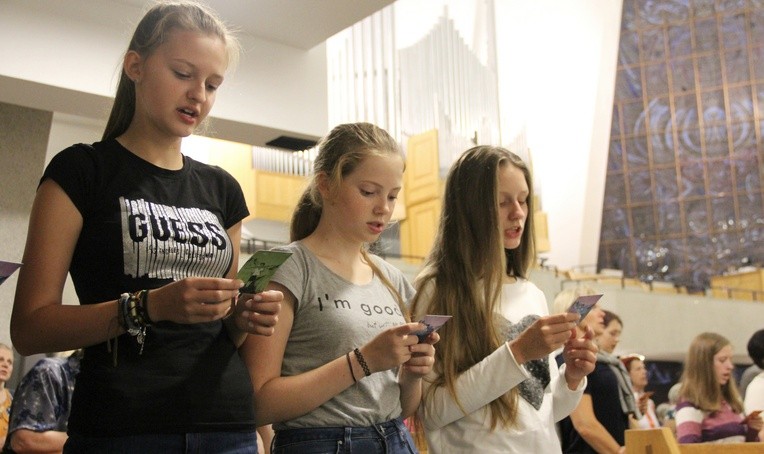 Modlitwa przy relikwiach św. S. Kostki