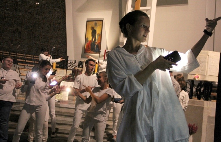 Modlitwa przy relikwiach św. S. Kostki